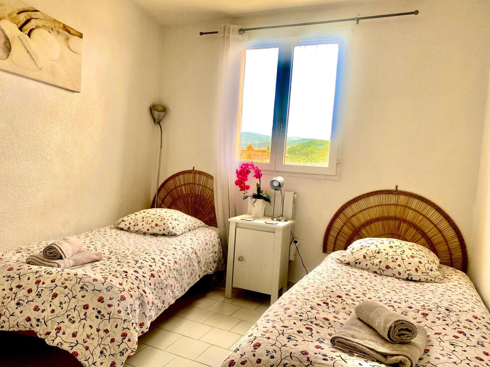 2 Bedrooms, 15 Min Walk To Beach, Ac, Pool & Fiber Internet In A Quiet, Private Gated Domain 5Kms To St Tropez 코골렝 외부 사진